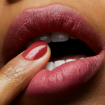 Powder Kiss Velvet Blur Slim Stick